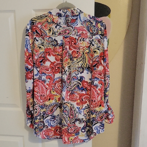 Investments SzLg Swirl Pattern long sleeve to 3/4 Sleeve button-down blouse - Picture 5 of 5